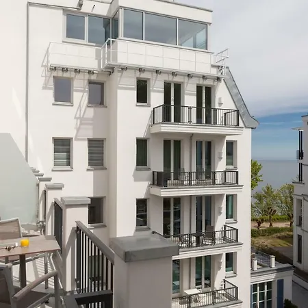 First Sellin Appartement 32 *